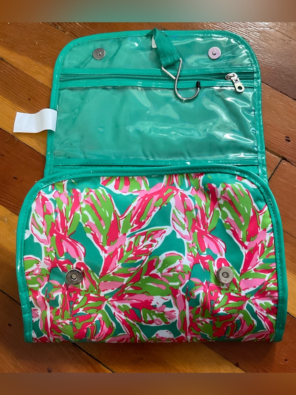 Lily Pulitzer Hanging Cosmetic Travel Organizer, “Just a Pinch” pattern, NWOT